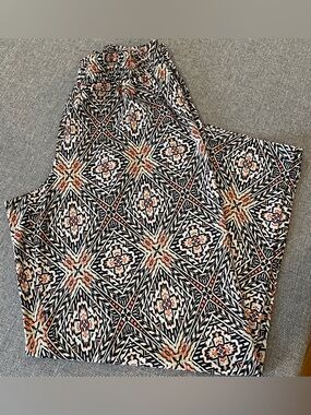Woman's Size L Christopher & banks Silky Travel Knit Black/White/Coral Pants